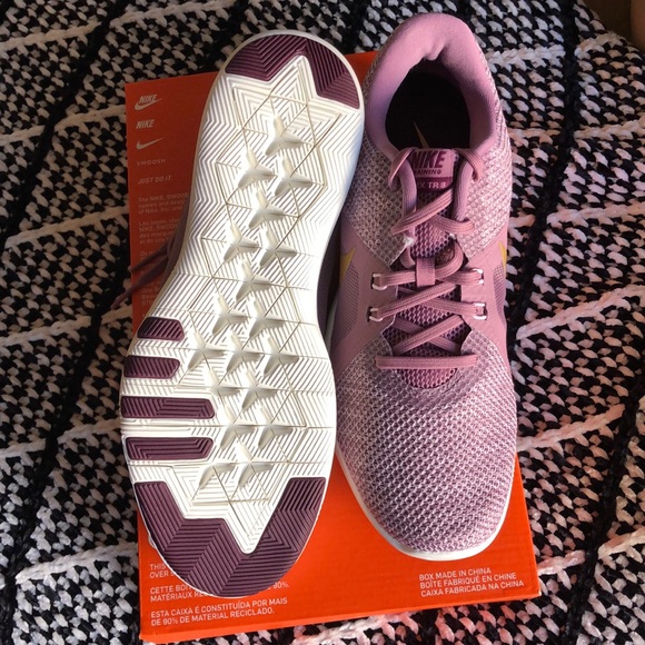 Nike Women’s Flex Training 8 Amp - Picture 3 of 6